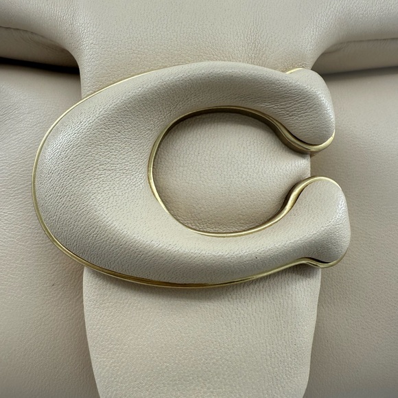 Coach Pillow Tabby 26 Shoulder Bag With Plush Padded Nappa Leather Cream NWT - Picture 10 of 17